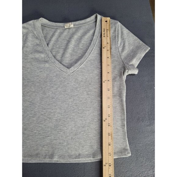 Cropped Ribbed V Neck Gray Knit Top destined sz M - Picture 7 of 7